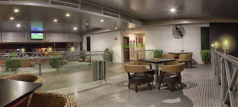 هتل Paragon Lutong