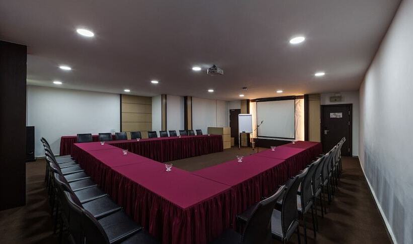 هتل Paragon Lutong