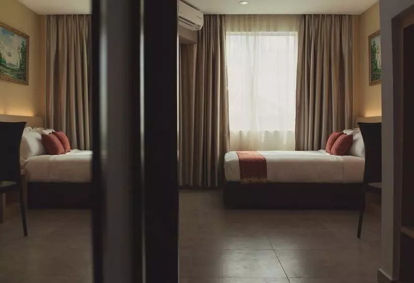 ホテル Paragon Lutong