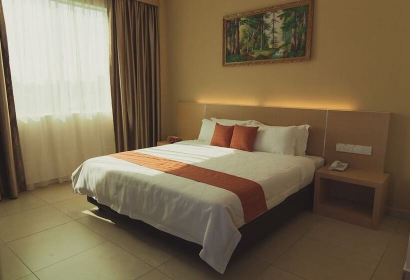 هتل Paragon Lutong