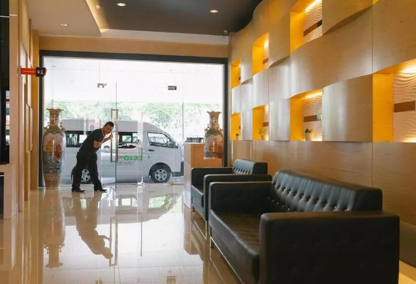 ホテル Paragon Lutong