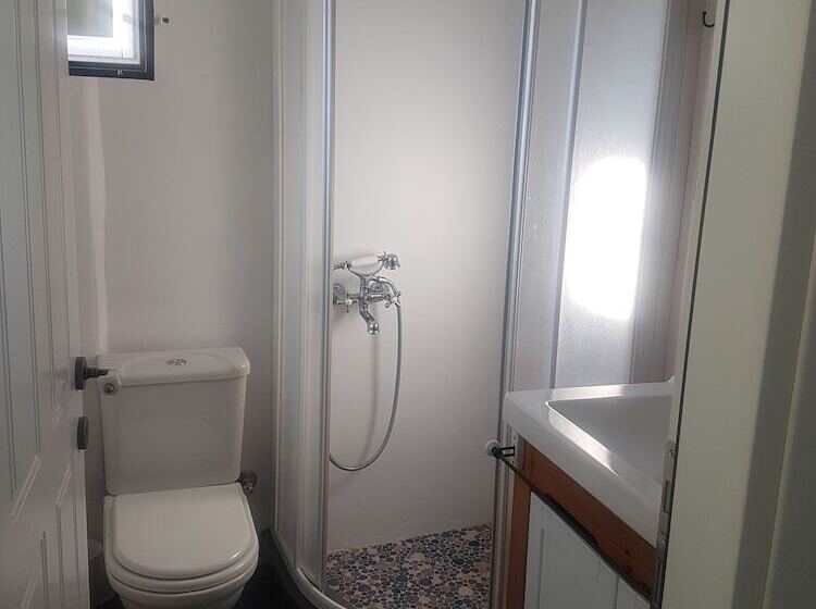 Seaspray House , Livadi Serifos