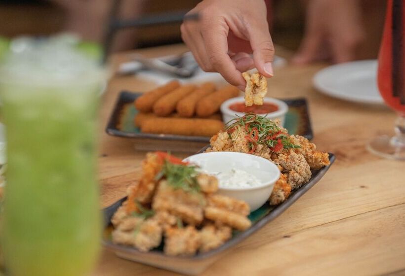 Отель Avani Ibn Battuta Dubai