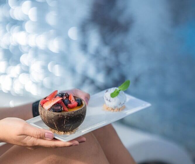 Отель Avani Ibn Battuta Dubai