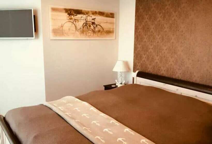 Hotel Hausboot Elandi