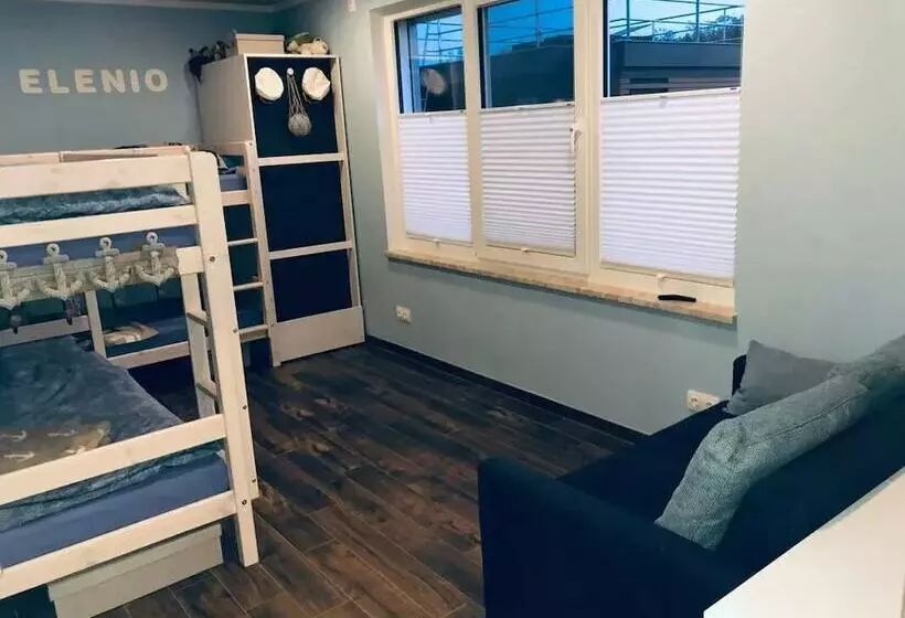 Hotelli Hausboot Elandi