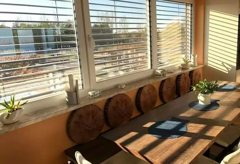 Hotelli Hausboot Elandi