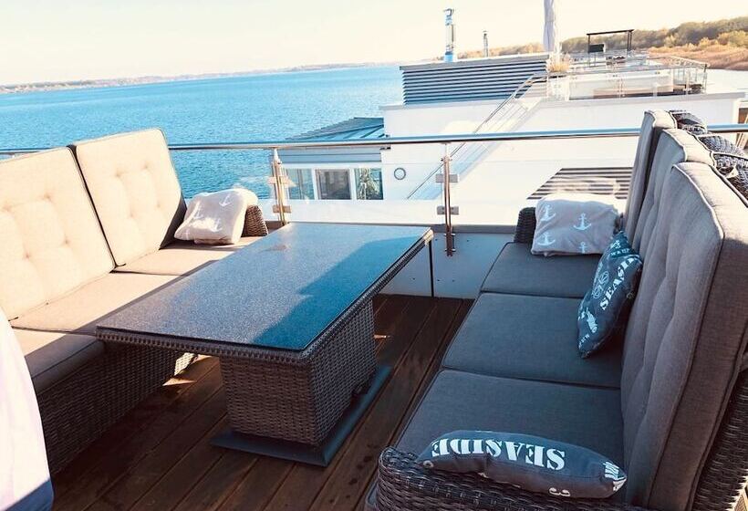 Hotel Hausboot Elandi