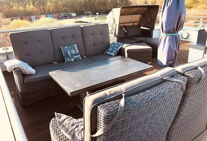 Hotelli Hausboot Elandi