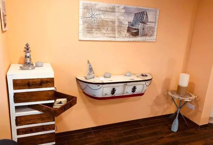 Hotelli Hausboot Elandi