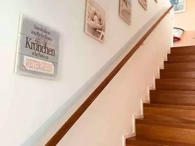 Hotelli Hausboot Elandi