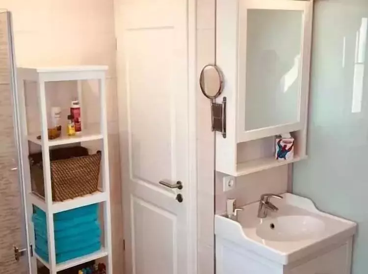 Hotelli Hausboot Elandi