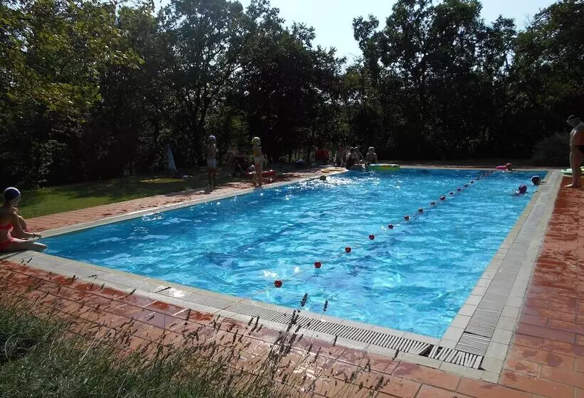 Maaseutuhotelli Camping Agrituristico Carso