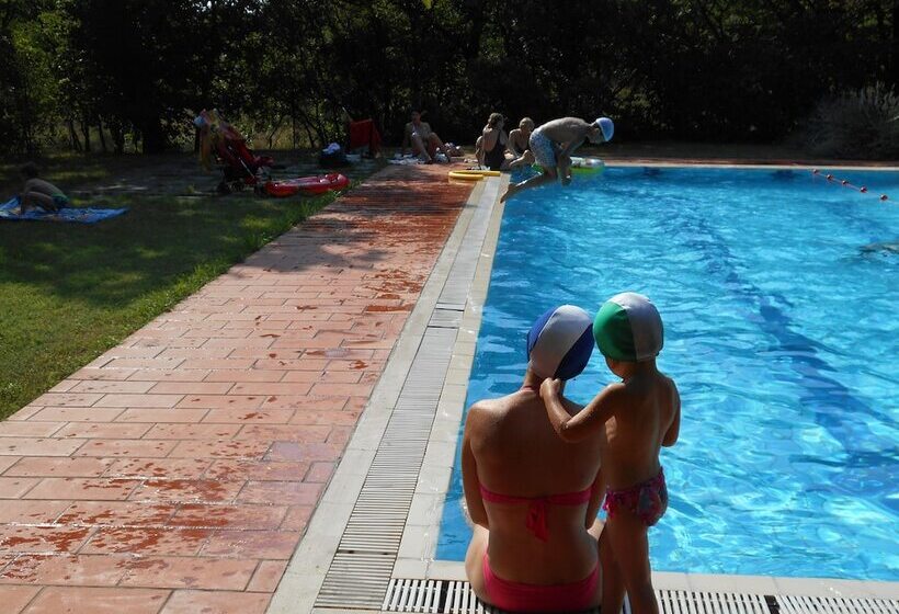 Maaseutuhotelli Camping Agrituristico Carso