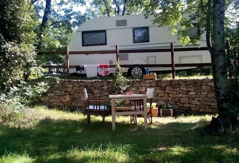 Maaseutuhotelli Camping Agrituristico Carso
