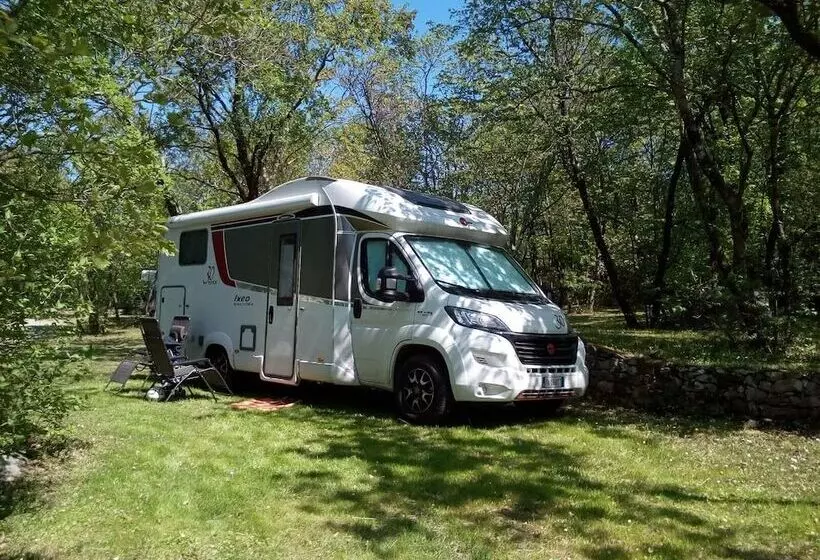 Maaseutuhotelli Camping Agrituristico Carso