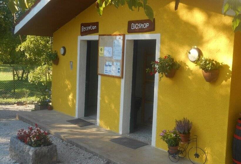 Maaseutuhotelli Camping Agrituristico Carso