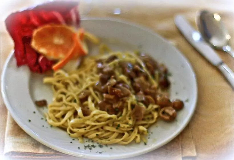 簡易ホテル Paradiso