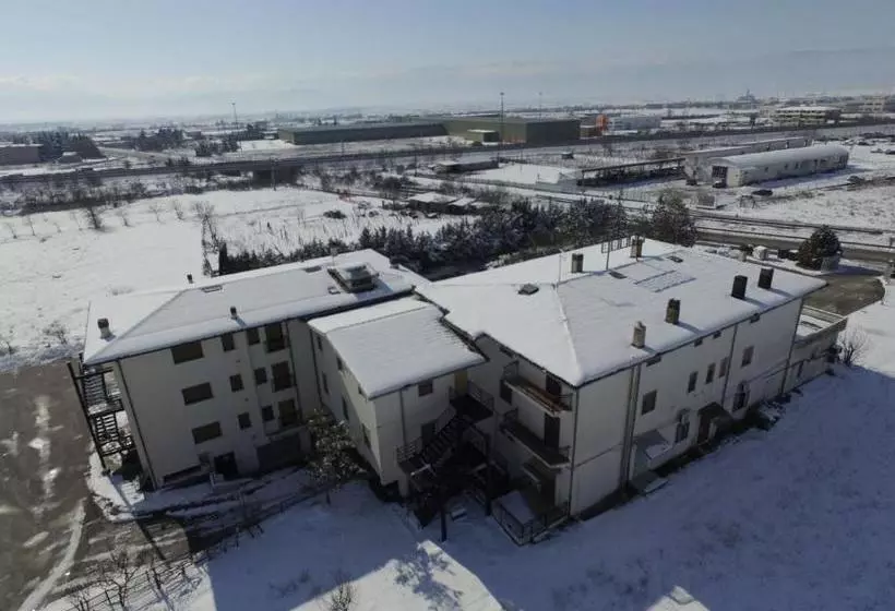 簡易ホテル Paradiso