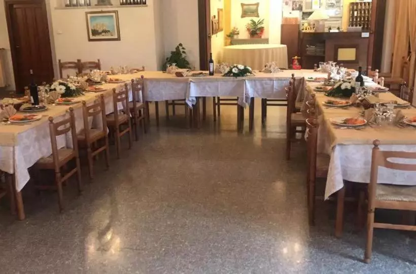 簡易ホテル Paradiso