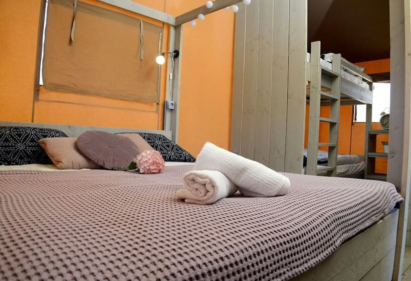 בית מלון כפרי Grande Glamping