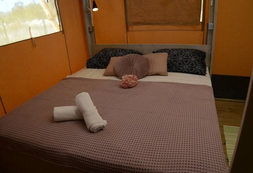 בית מלון כפרי Grande Glamping