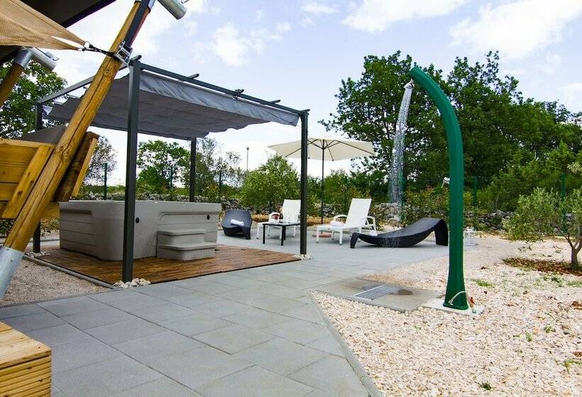 בית מלון כפרי Grande Glamping