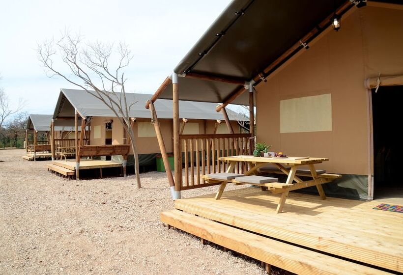 בית מלון כפרי Grande Glamping