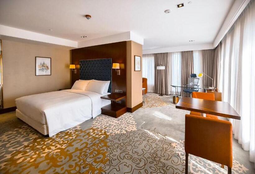 هتل Holiday Inn Dhaka City Centre By Ihg