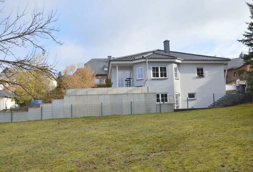 Beautiful Holdiday Home In Ulmen Near The Lake