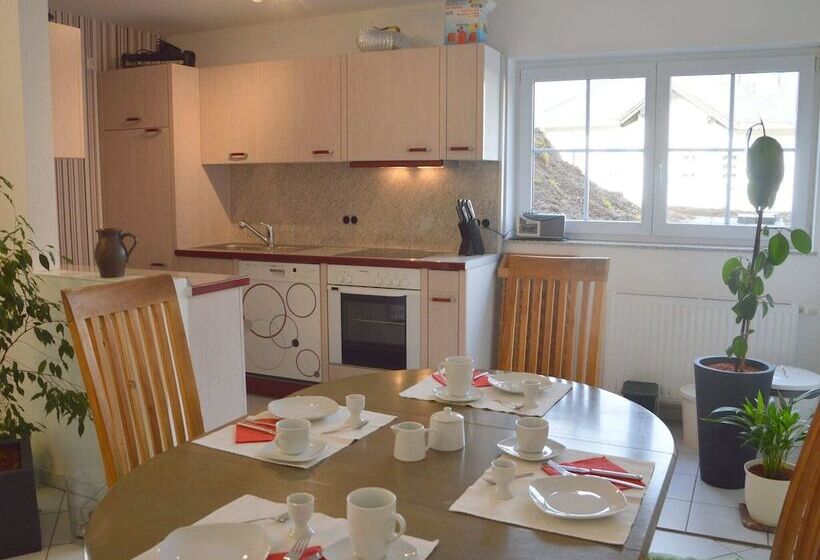 Beautiful Holdiday Home In Ulmen Near The Lake