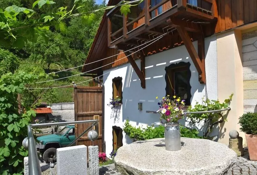 Quaint Farmhouse In Langenbach Near Lake