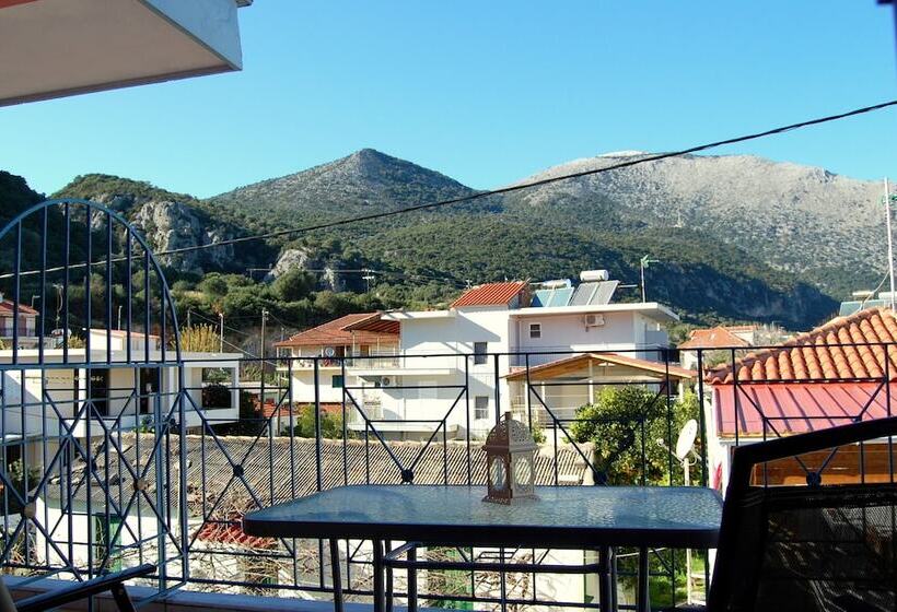 Alkyoni Studios & Apartments