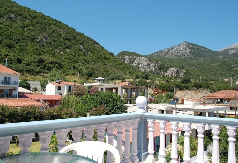 Alkyoni Studios & Apartments