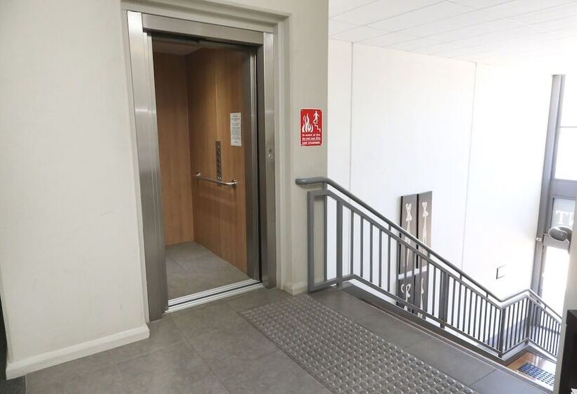 Centrepoint Apartments Griffith