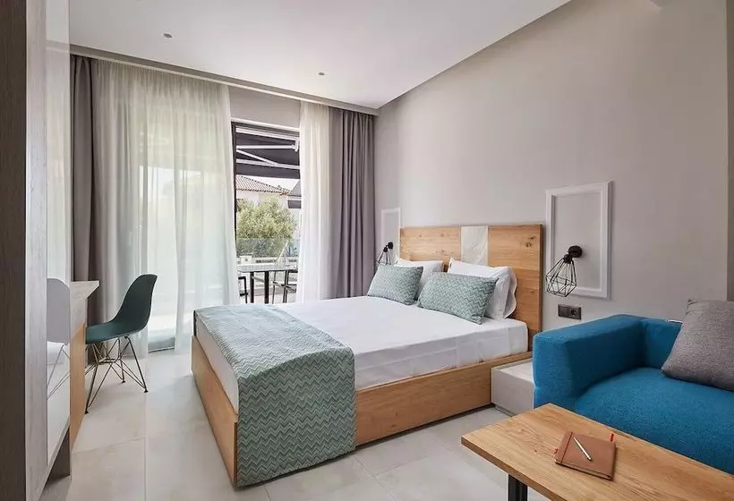 ホテル Albatros Suites