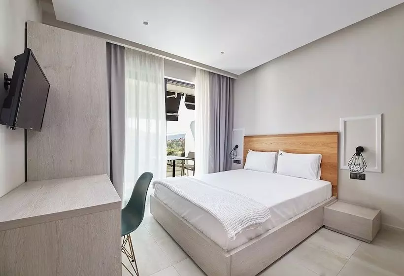 ホテル Albatros Suites