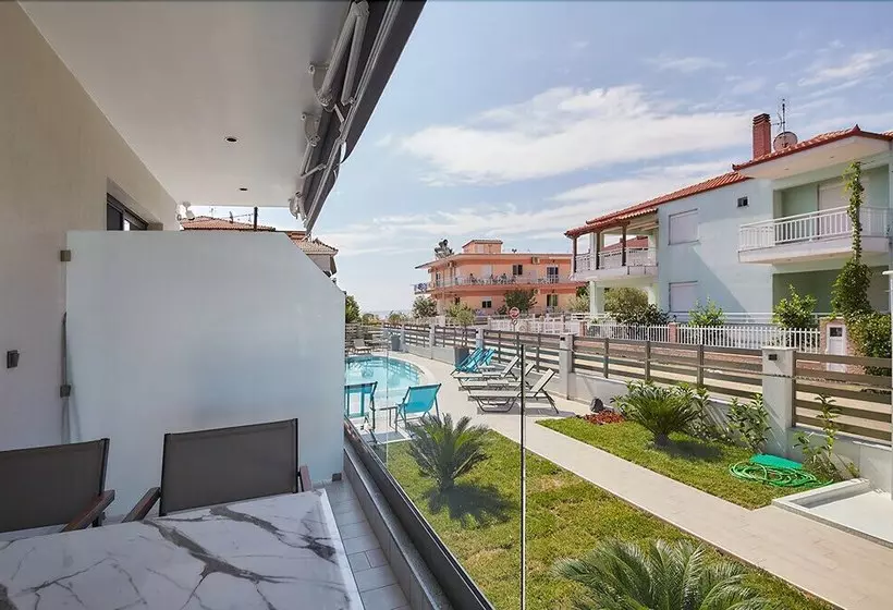 ホテル Albatros Suites