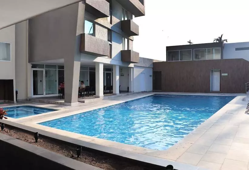 هتل Costa Verde