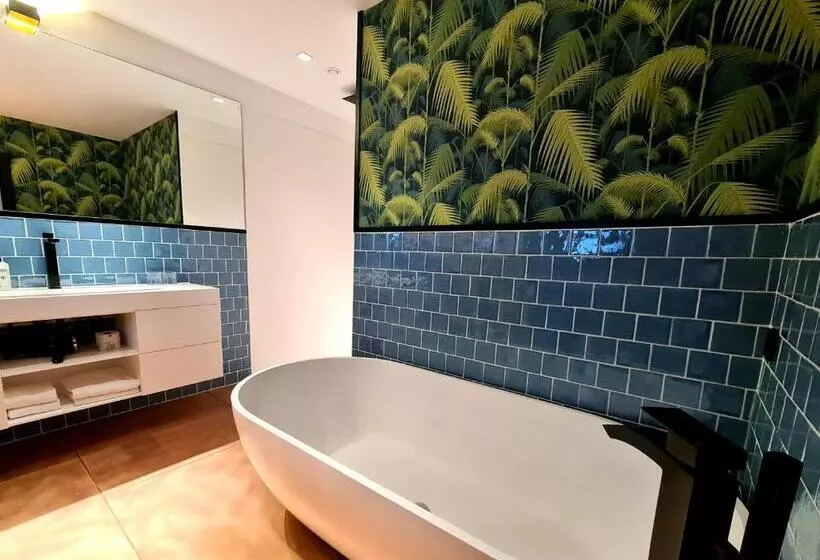 Koncept Hotel International