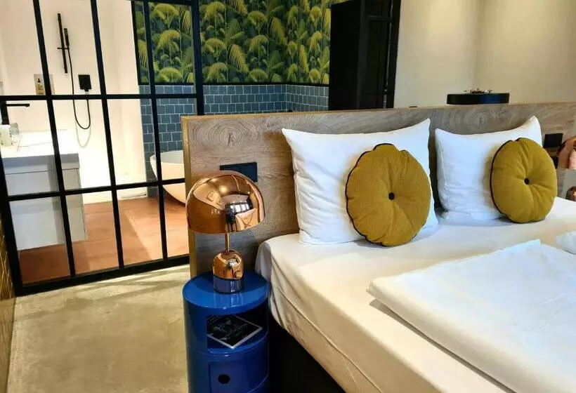 Koncept Hotel International