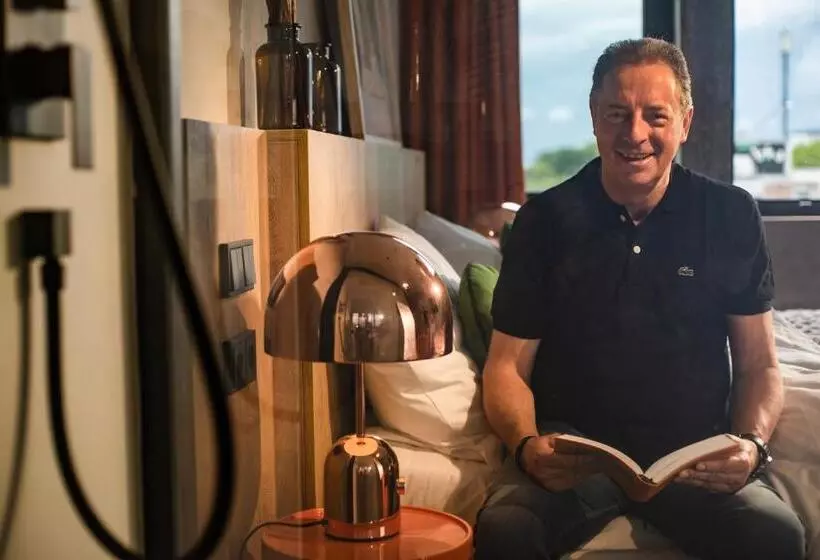 Koncept Hotel International