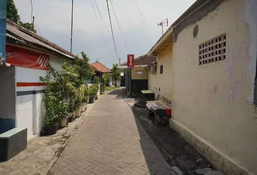 Hotelli Nindy Homestay By Oyo Rooms