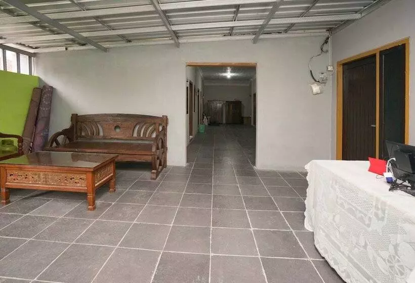 Hotelli Nindy Homestay By Oyo Rooms