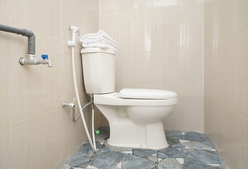 Отель Nindy Homestay By Oyo Rooms