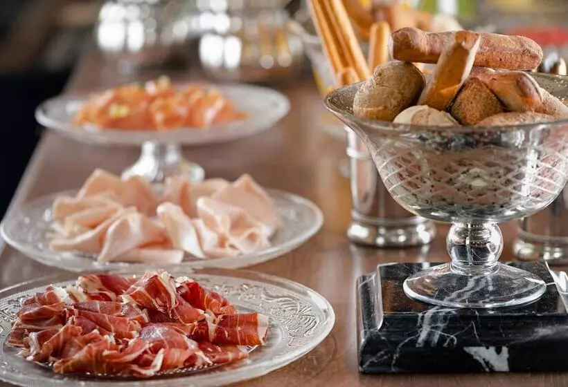 ホテル Palacio Santa Clara, Autograph Collection