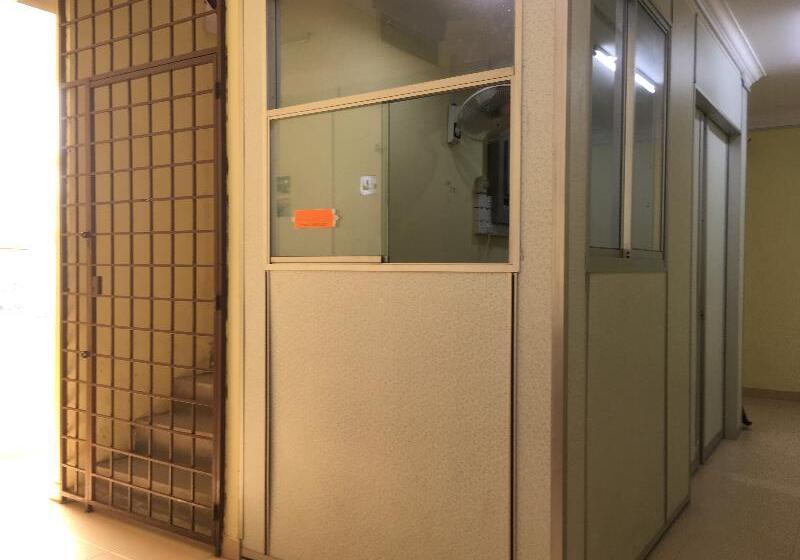 هتل Spot On 89857 Azra Inn Rumah Tumpangan