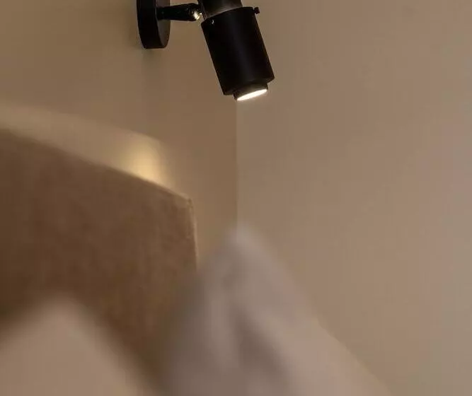 ホテル The Adams  Self Check In