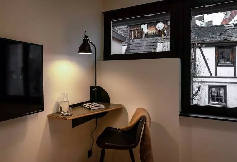 ホテル The Adams  Self Check In