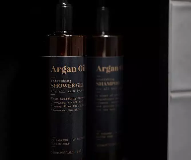 ホテル The Adams  Self Check In